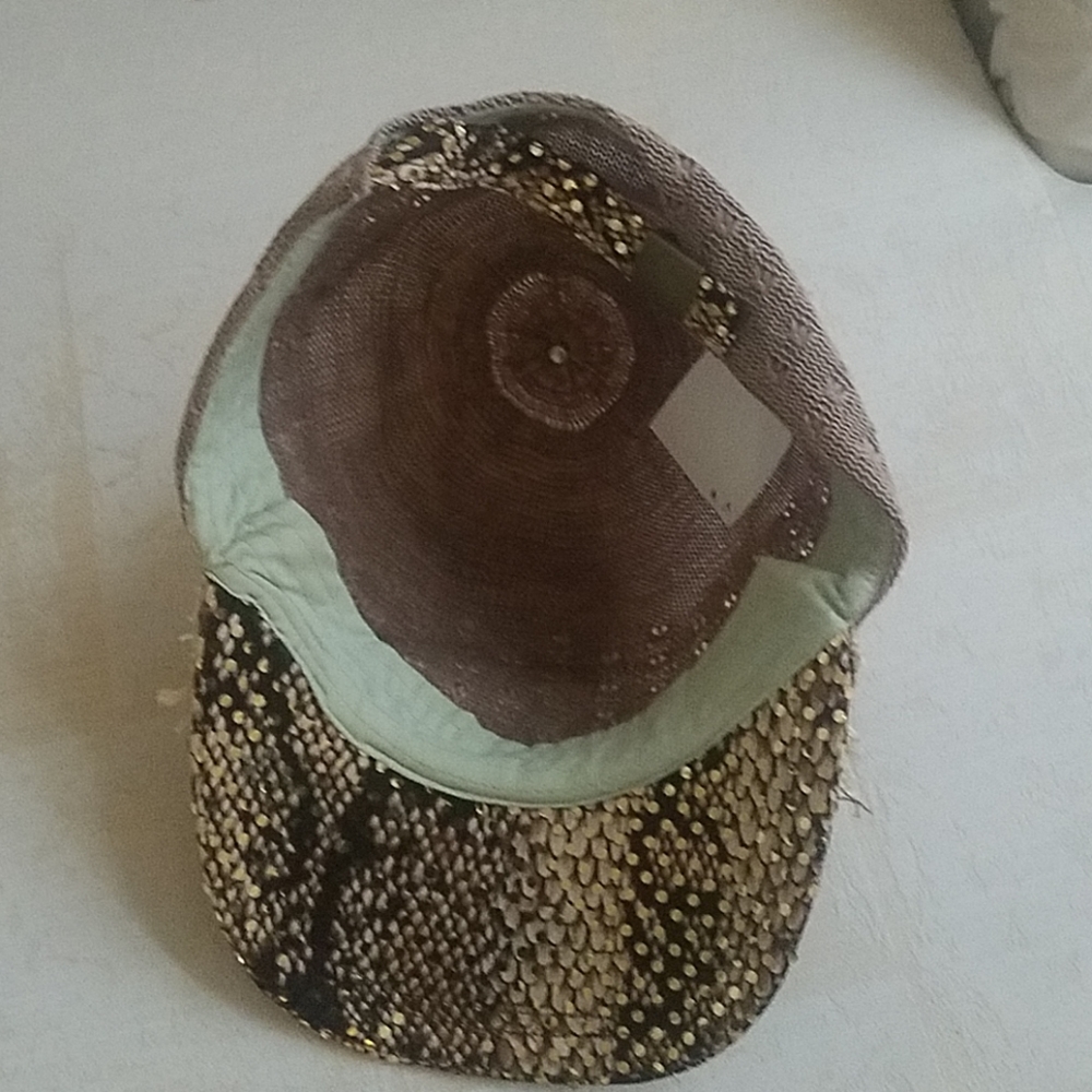 Fun hat - Picture 5 of 5